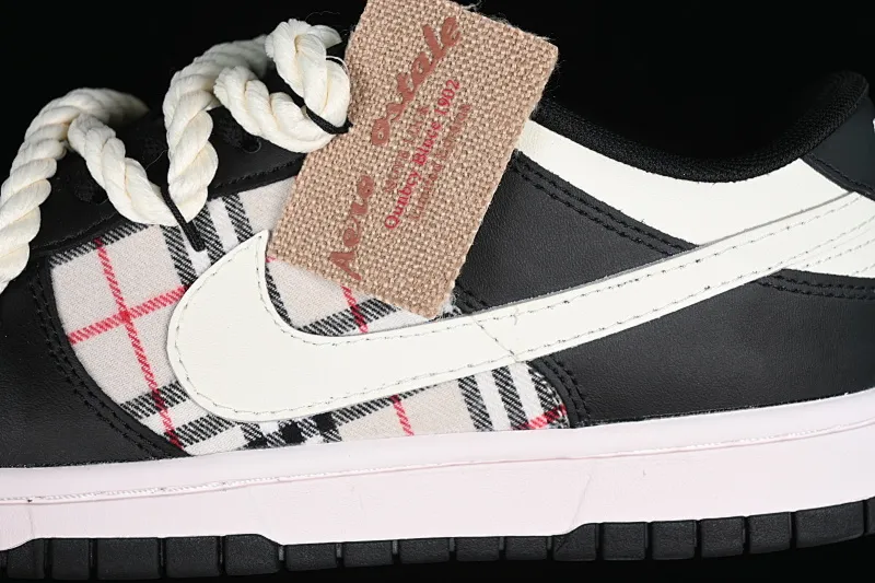 All Categories Nk SB Dunk Series Nk SB Dunk Low Low-top sneakers Nk Dunk Low Fire Heart Scottish distressed oxidation Deconstructed straps SB retro low-top casual sneakers DD1391-100